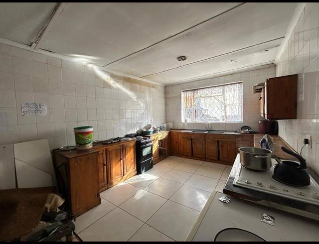 9 BEDROOM HOUSE FOR SALE IN TURFFONTEIN